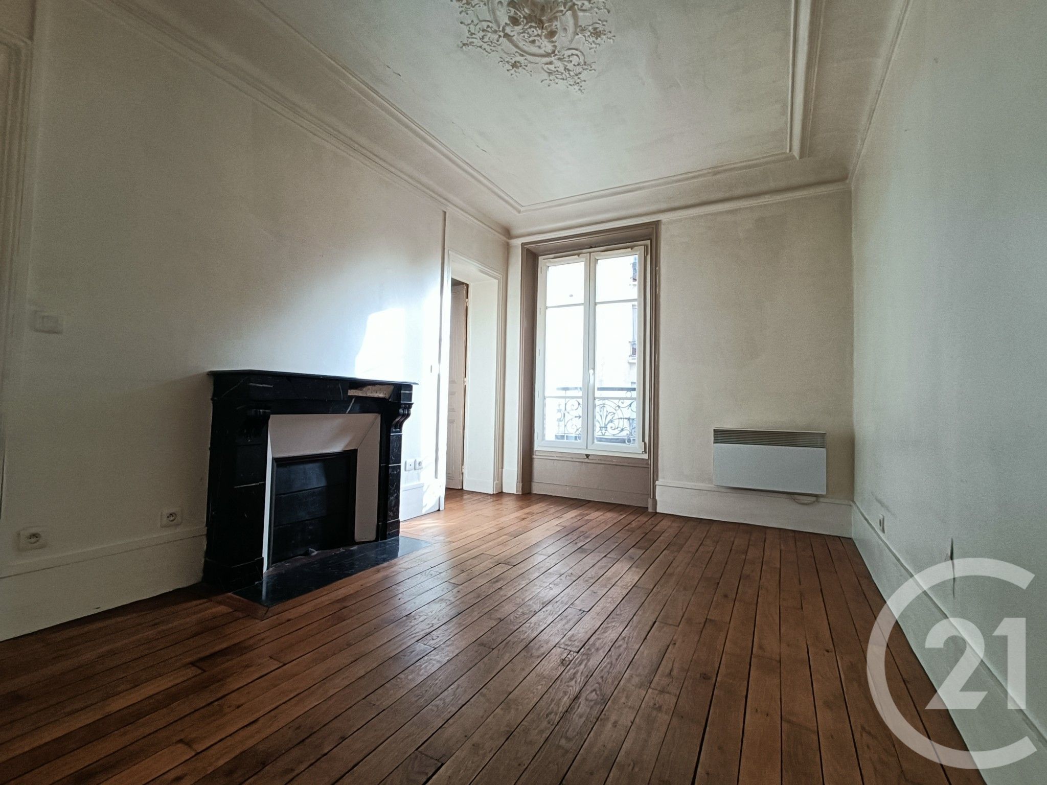 Sale apartment of 56 sqm in PARIS 17