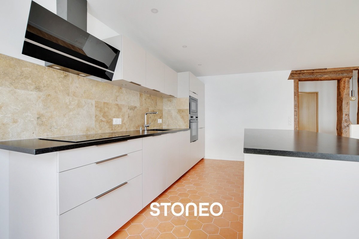 PARIS XI – Renovated T3 apartment