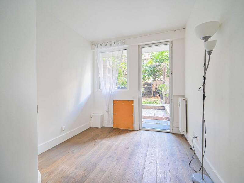 58sqm apartment for rent in Paris 16.