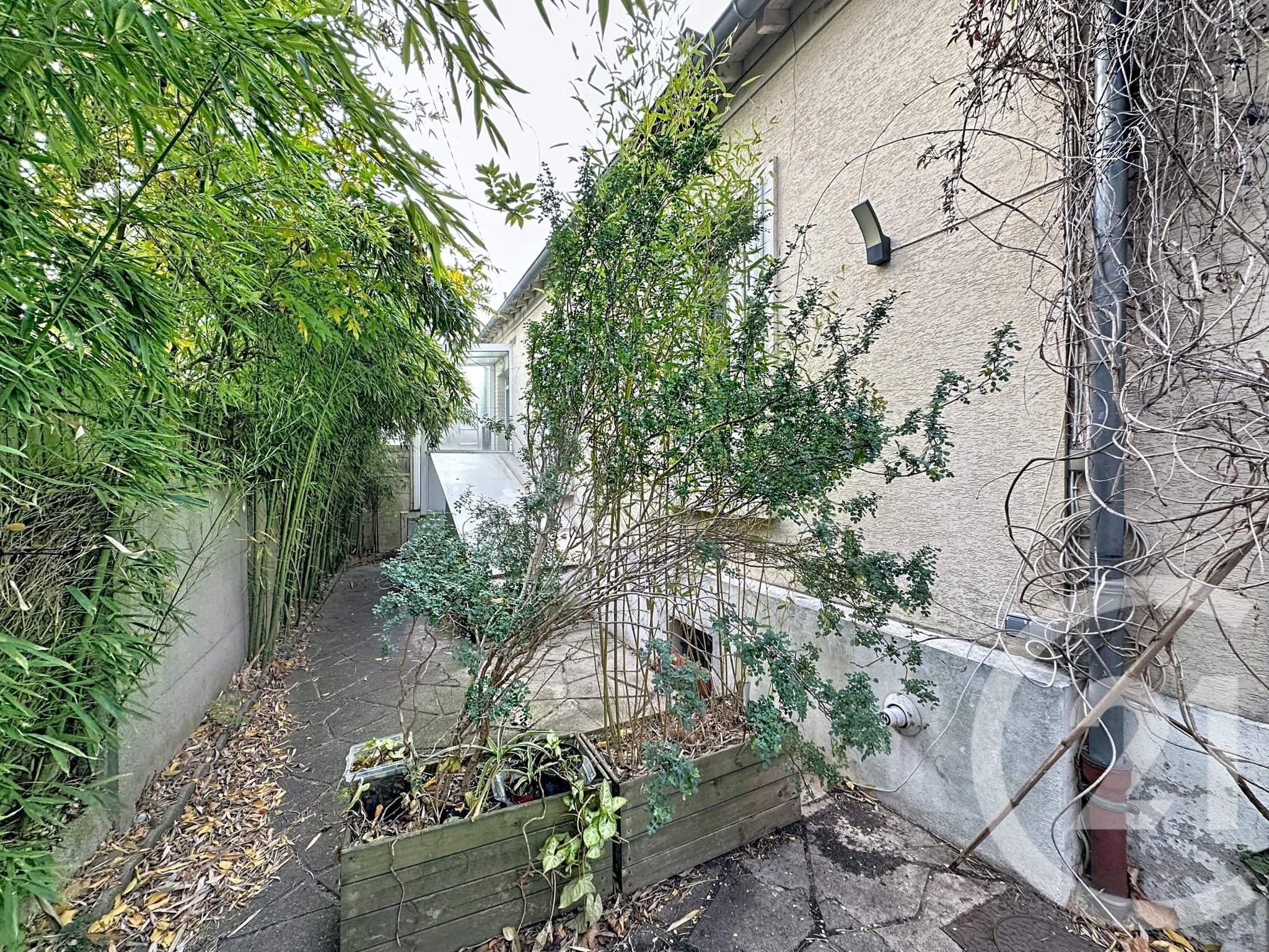 For sale: 30 sqm house in CHATOU.