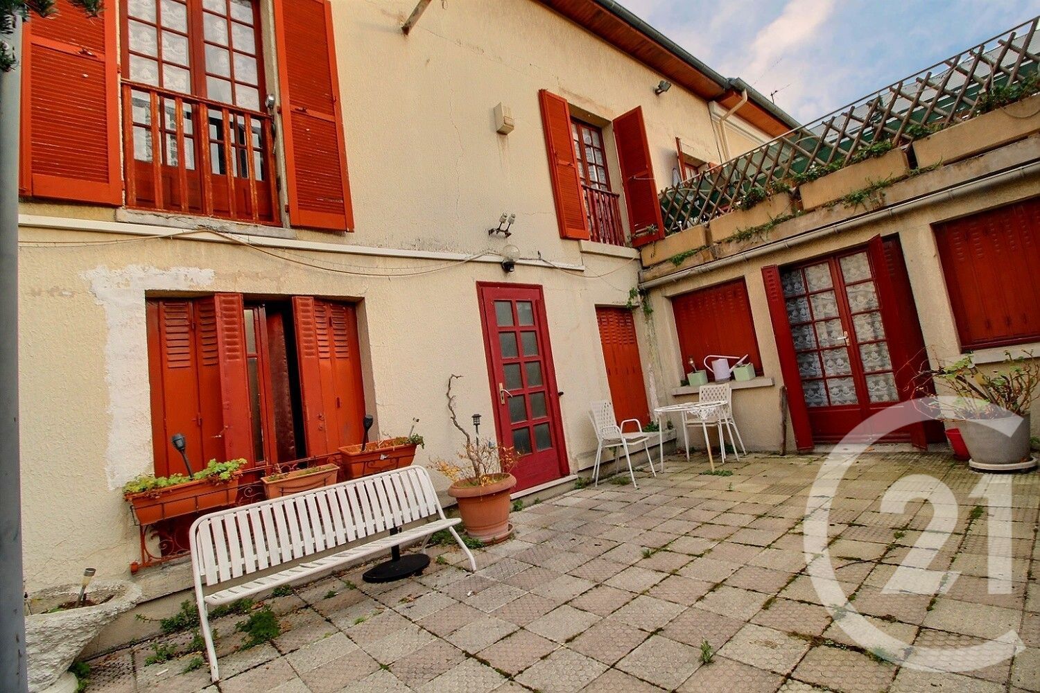 House for sale, 198 sqm in PANTIN