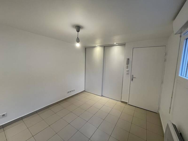 14sqm apartment for rent in LONGJUMEAU
