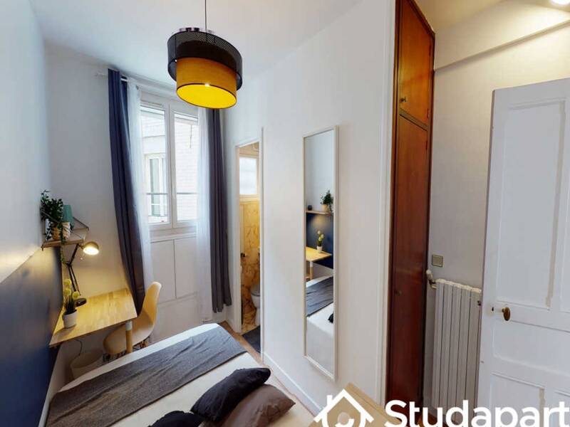 90 sqm apartment for rent in PARIS 16