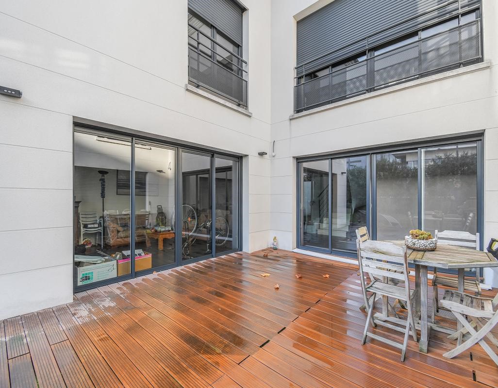 House for sale of 252sqm in Bois Colombes