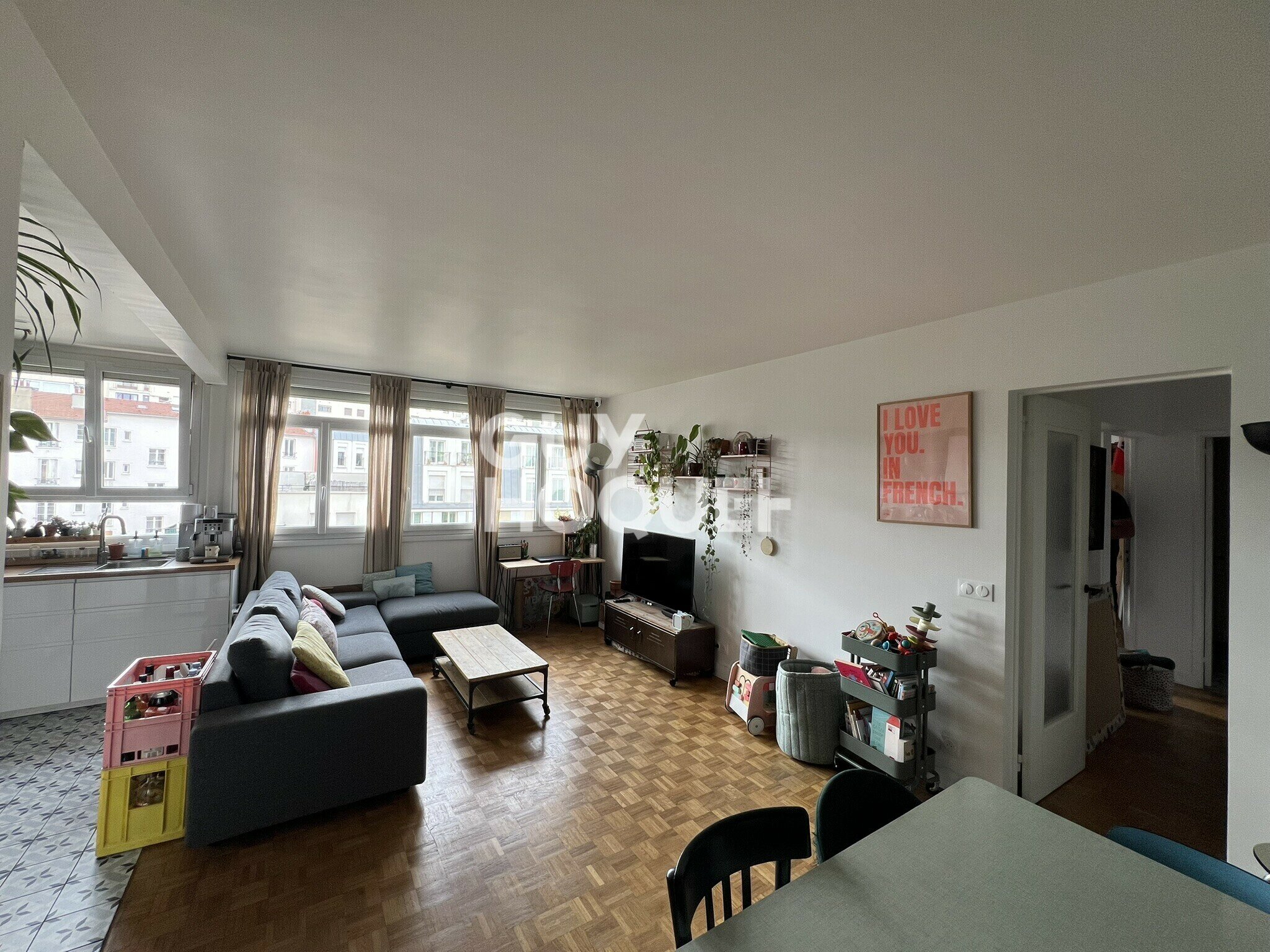 For sale: 60 sqm apartment in CHATILLON