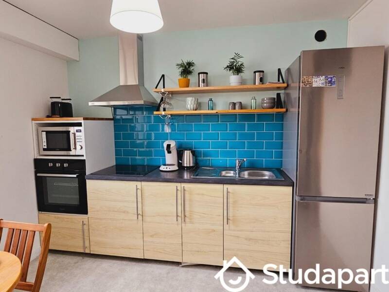 شقة للإيجار بمساحة 10م² في روسني سور بوا