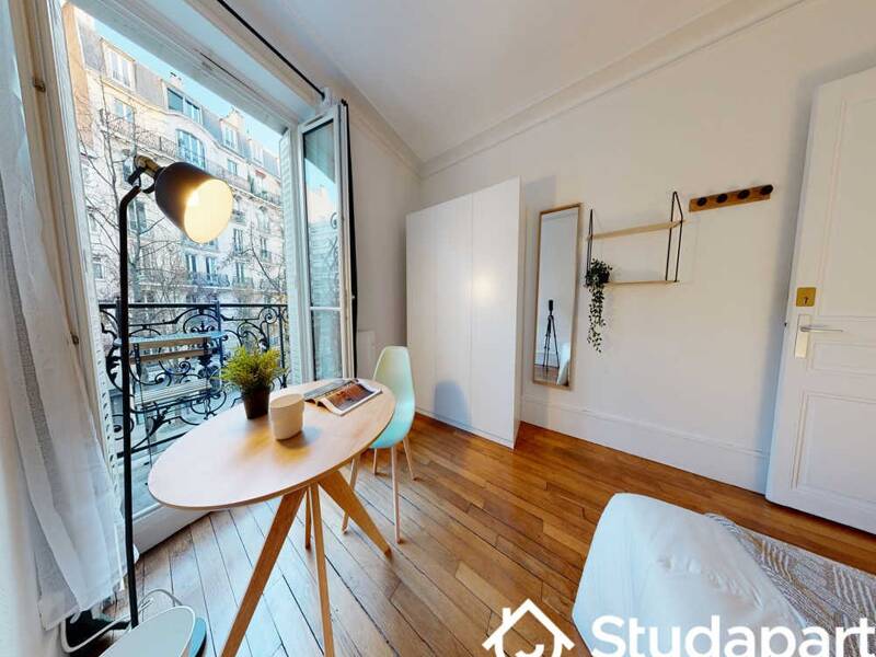 Affitto appartamento di 50 mq a PARIGI 18