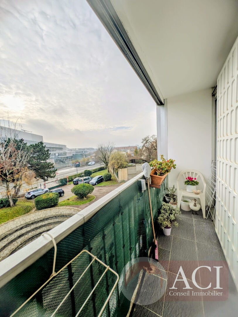 بيع شقة بمساحة 67م² في بييرفيت سور سين