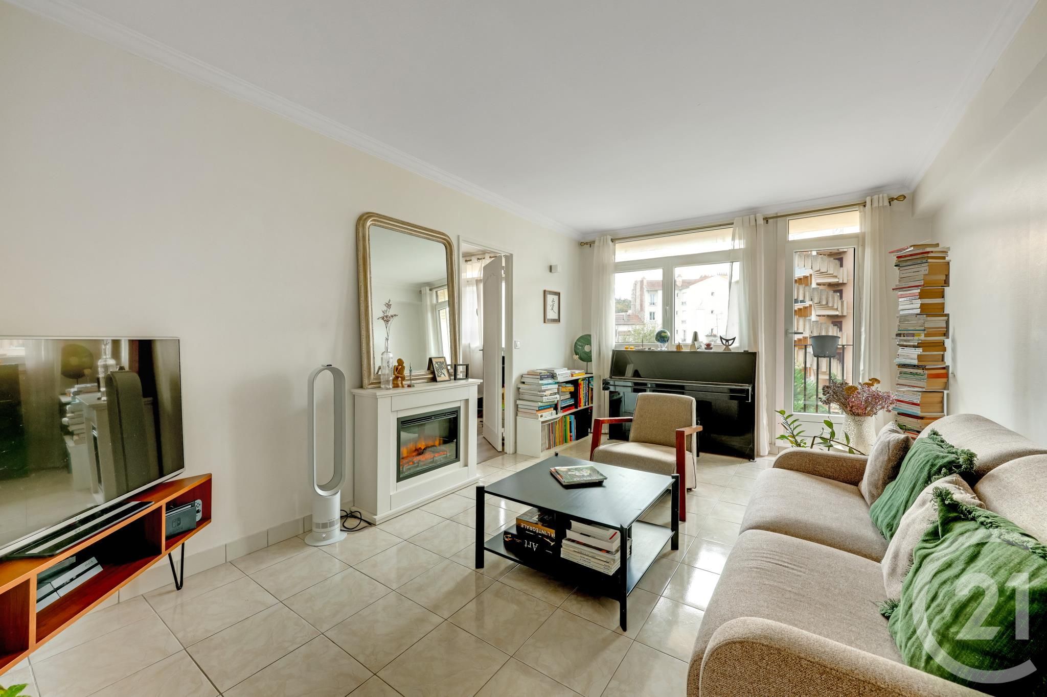 Appartement 66m2 4 pièces avec balcon à Issy les Moulineaux