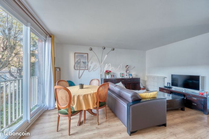 Appartement 3 pièces 65 m² lumineux 1er étage Saint Germain en Laye