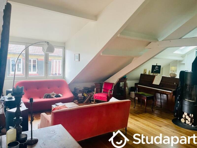 T1 lumineux 10m2 avec vue sur Sacré Coeur LES LILAS 93260