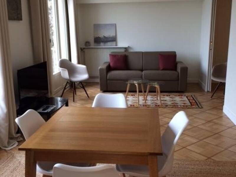 Apartment for rent, 84 sqm in VERSAILLES.