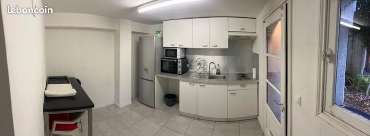 Furnished studio with private garden and secure parking