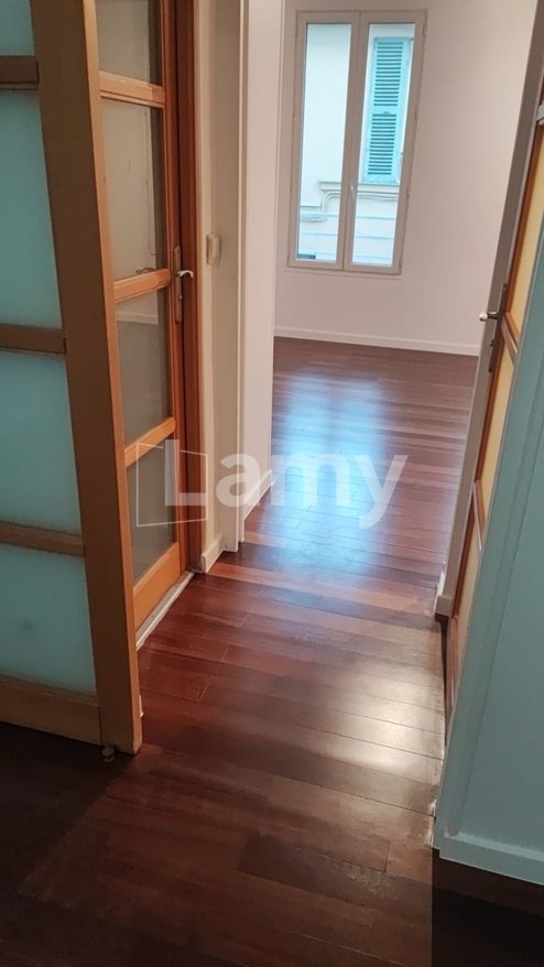 شقة للإيجار بمساحة 54م² في باريس 20