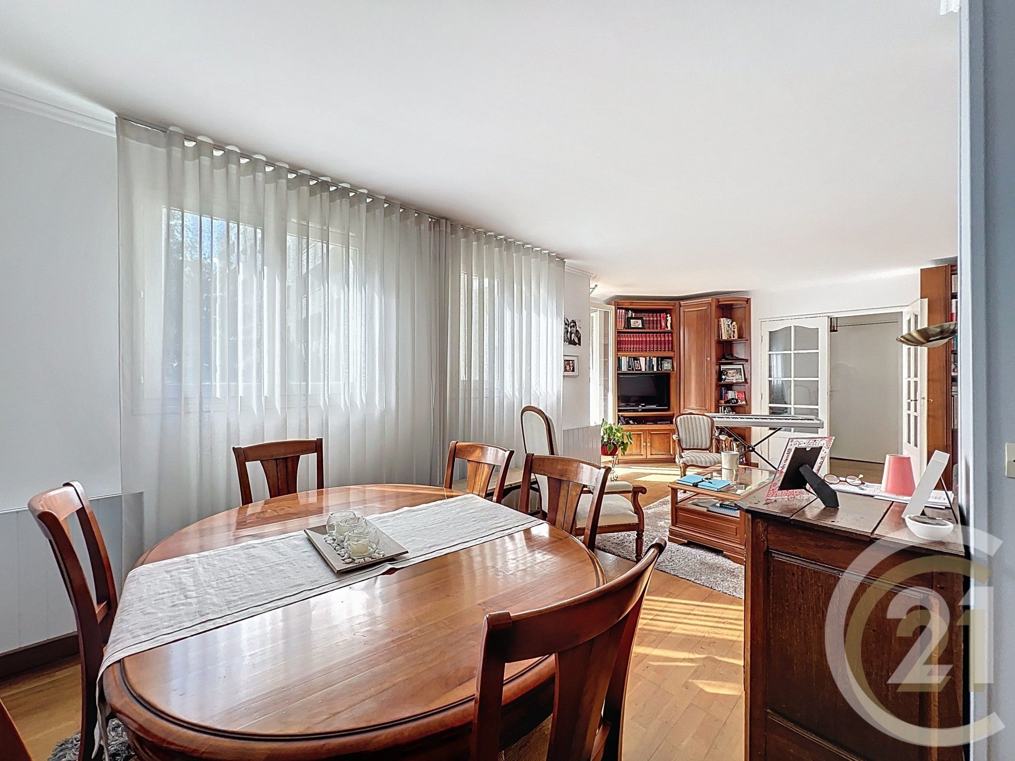 For sale, 74 sqm apartment in PARIS 14.