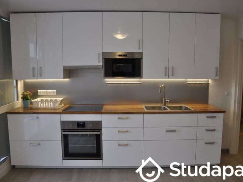 شقة 9م² مع شرفة في نويزي لو غران قريب من RER