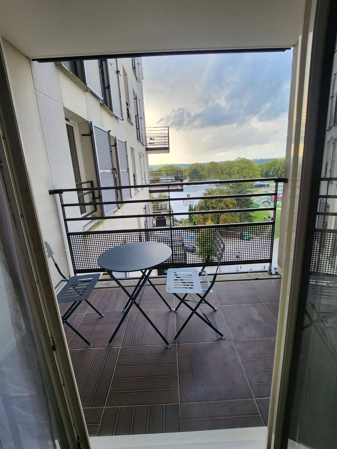 New furnished studio apartment Cergy Préfecture Grand Centre