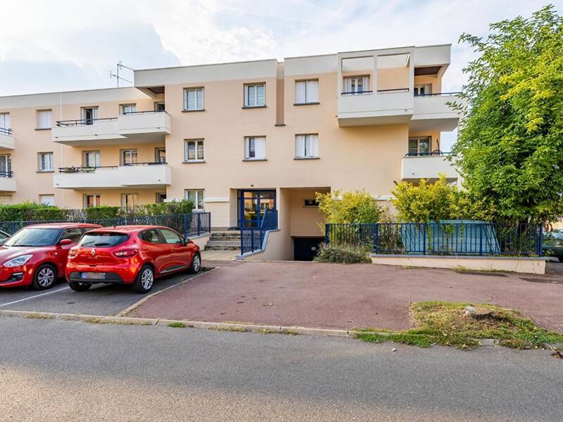 Appartement T3 63 m² Dernier étage LIEUSAINT 77127