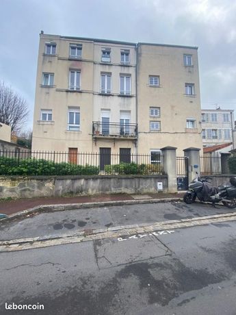 T2 meublé 44 m² sans ascenseur Rueil Malmaison centre-ville