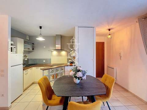 بيع شقة مكونة من غرفتين في لوريان