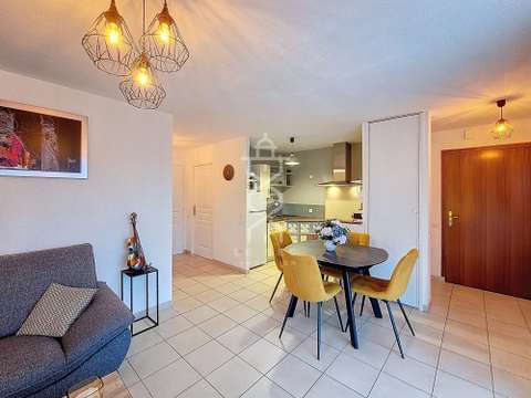 بيع شقة مكونة من غرفتين في لوريان