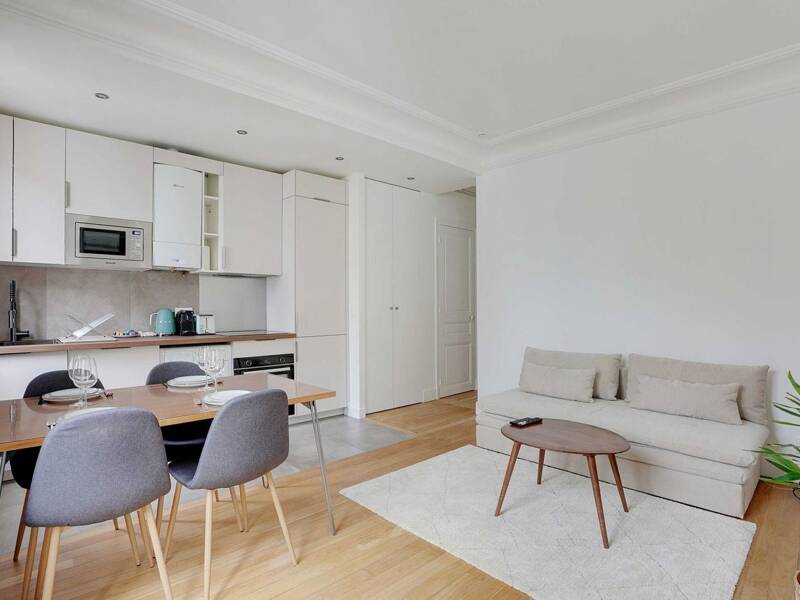 شقة T2 33 م² مضيئة الطابق 4 باريس 15 بالقرب من برج إيفل