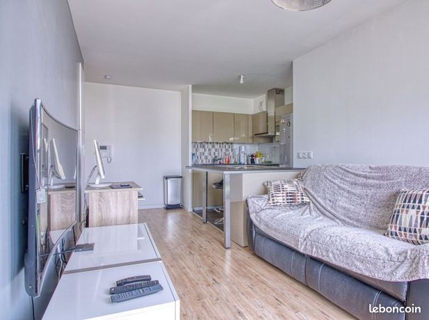 T2 39 mq con armadio a Colombes vicino ai negozi