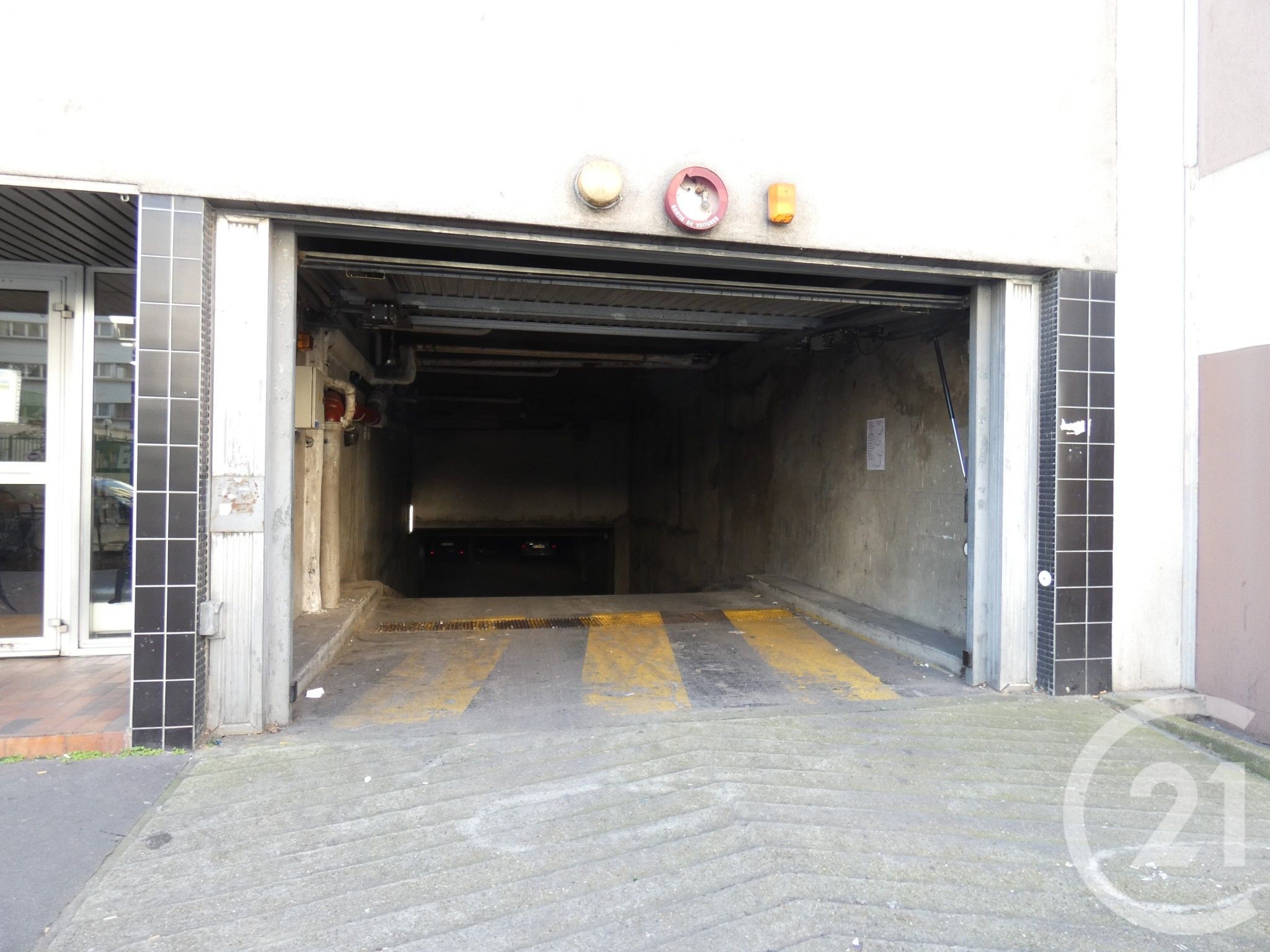 Vendita parcheggio a PARIGI 19