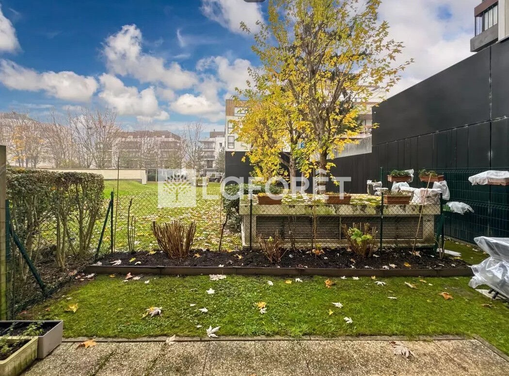 For sale, apartment of 37sqm in BONDY.