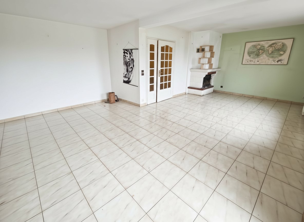 For sale: 115 sqm house in Verrières-le-Buisson.