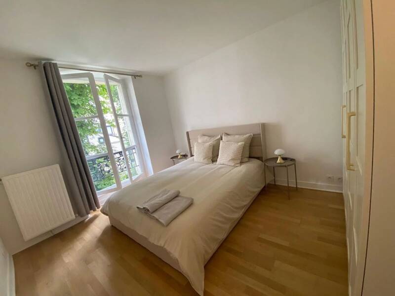 Affitto appartamento di 72 mq a PARIGI 16