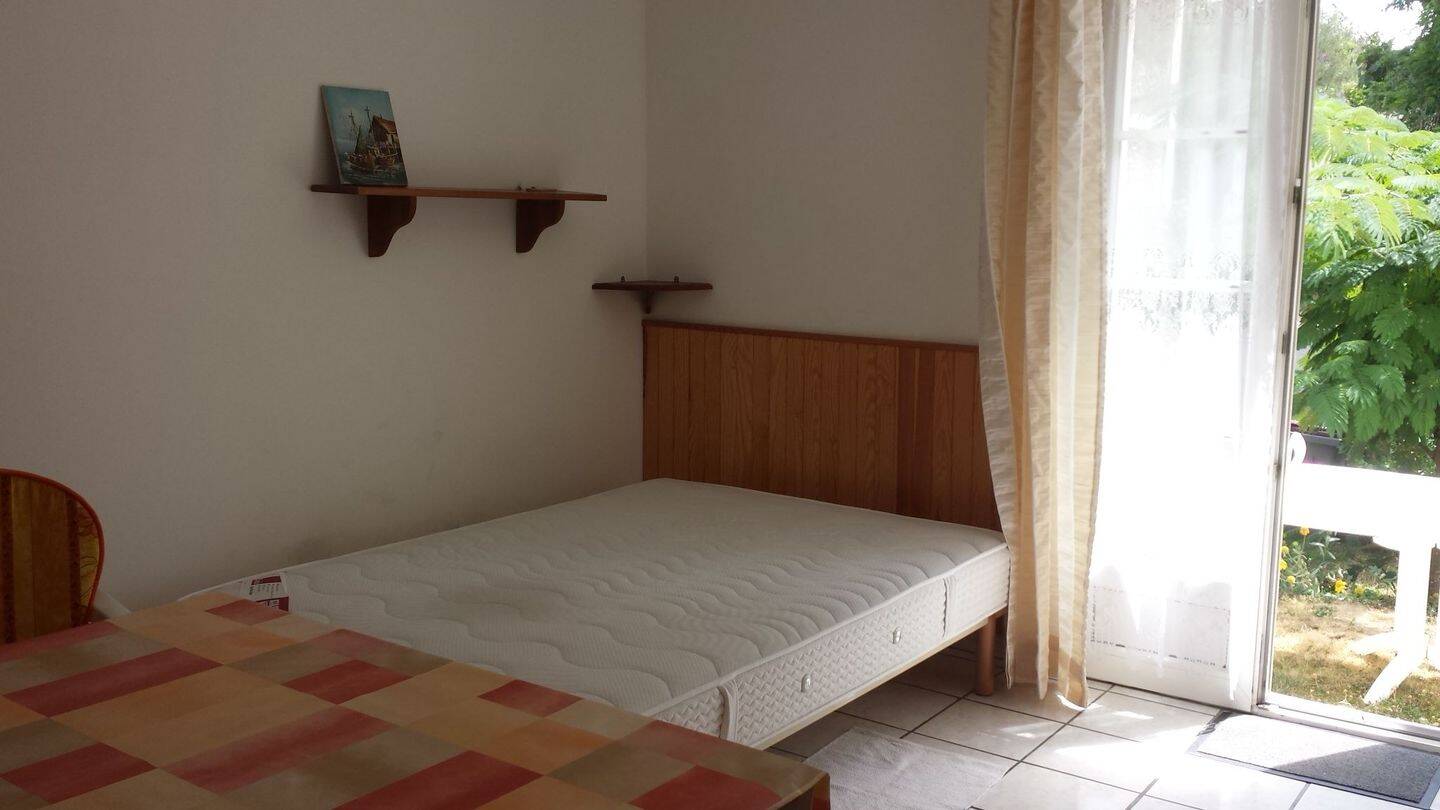 للايجار استوديو مستقل في منزل فردي للطلاب فقط باستثناء عطلة نهاية الأسبوع. يُطلب ضمان من الأهل.