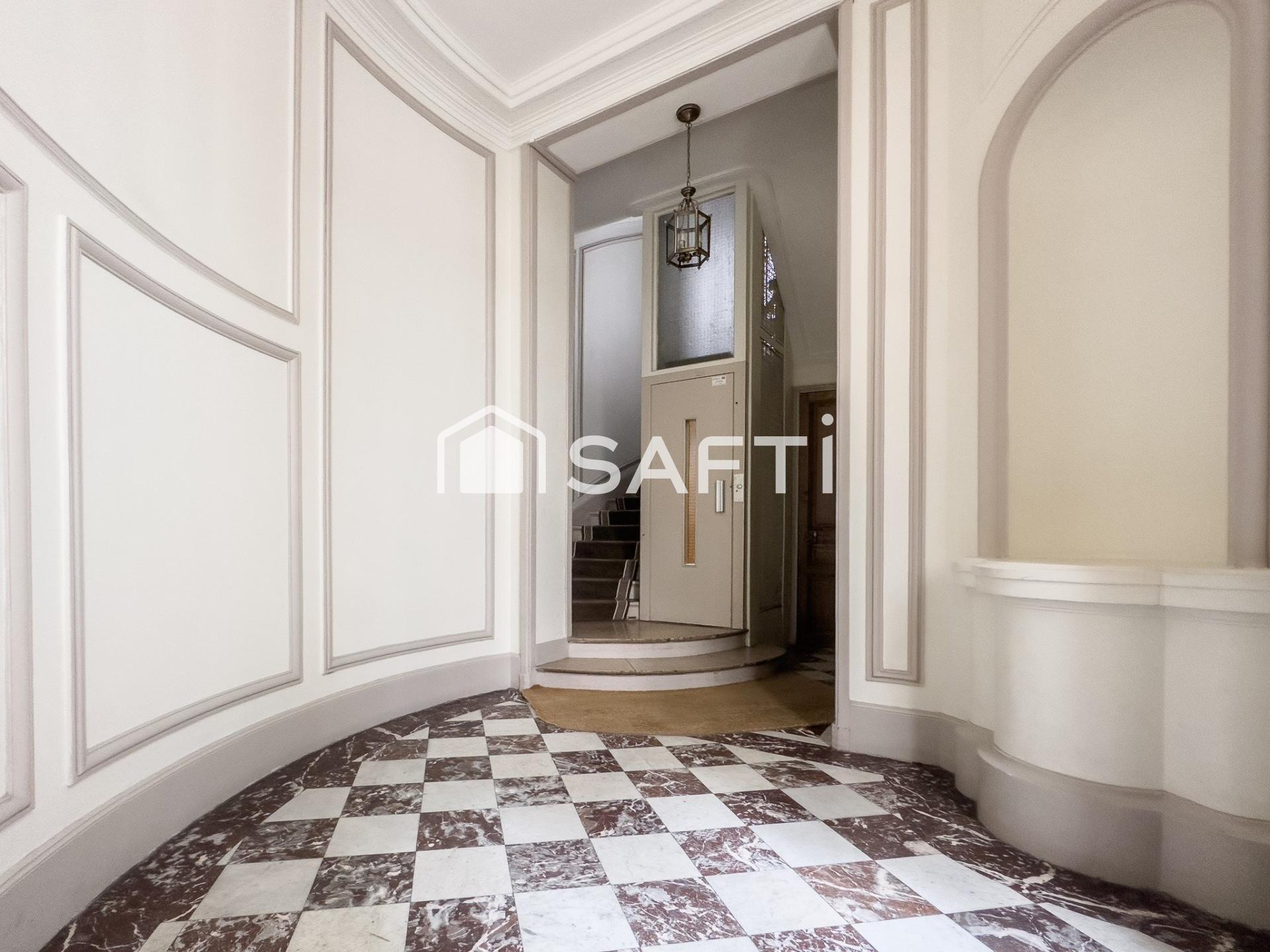 Piccolo rifugio parigino d'eccezione nel cuore del 17° arrondissement