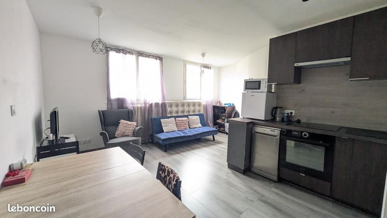 شقة T2 38 م² مؤجرة بالقرب من محطة RER E لو بيرو على مارن