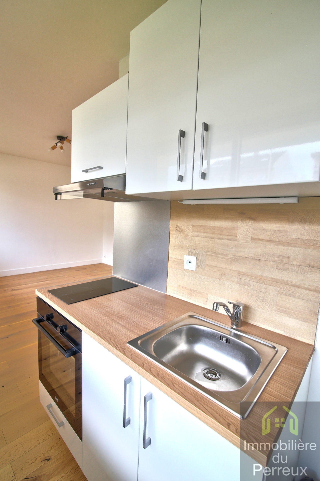 STUDIO RISTRUTTURATO - POSIZIONE CENTRALE, IDEALE PER INVESTIMENTO O