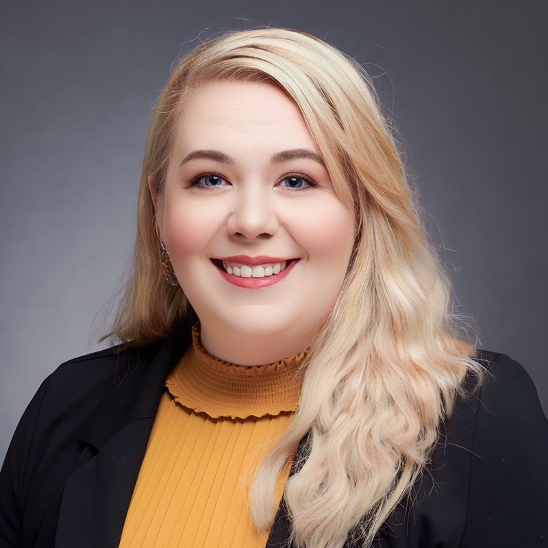 Headshot of Sarah Marie Thomas