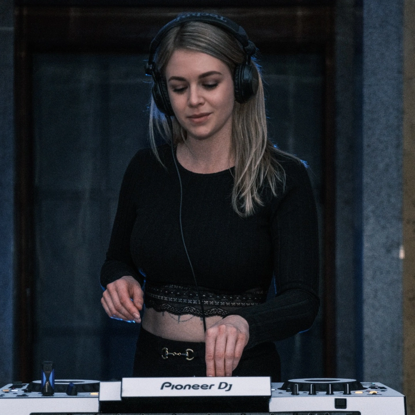 Featured artist image