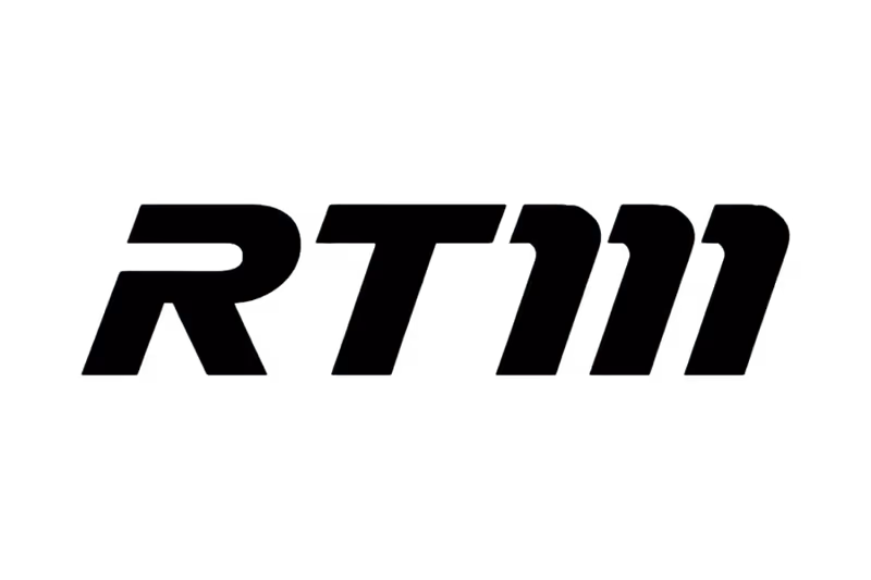 Logo stylisé avec les lettres R, T et trois barres verticales noires représentant le chiffre 111.
