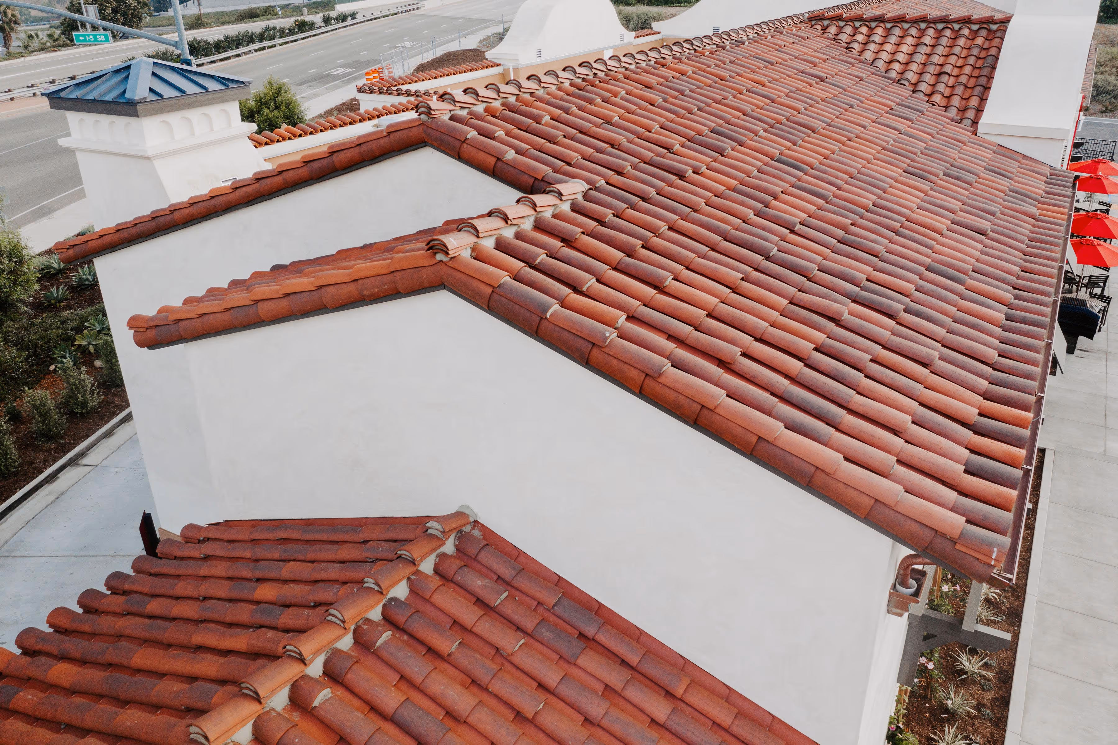 tile roofing on commercial restaurant building