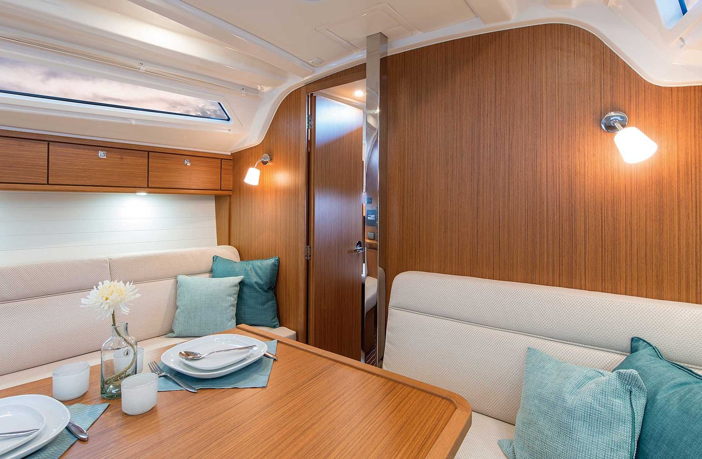 Bavaria Cruiser 37
