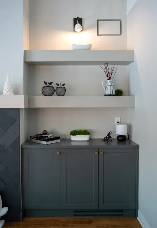 Decorative objects on built in shelving