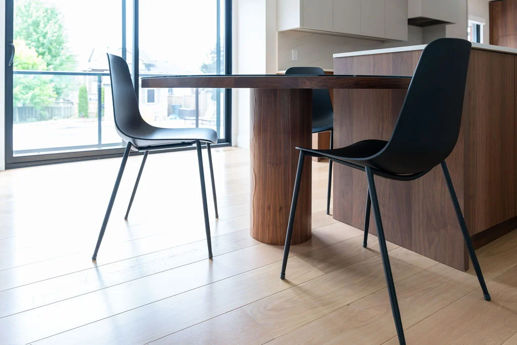 kitchen table and chairs