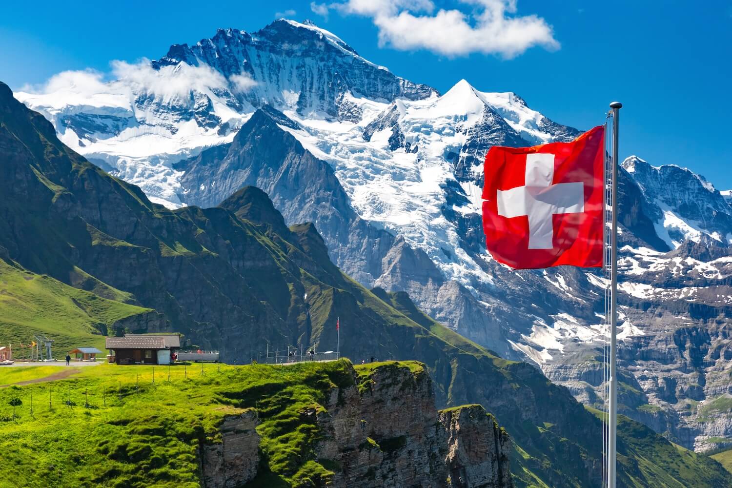 In die Schweiz auswandern: Das Land überzeugt mit schönster Landschaft und Kultur.
