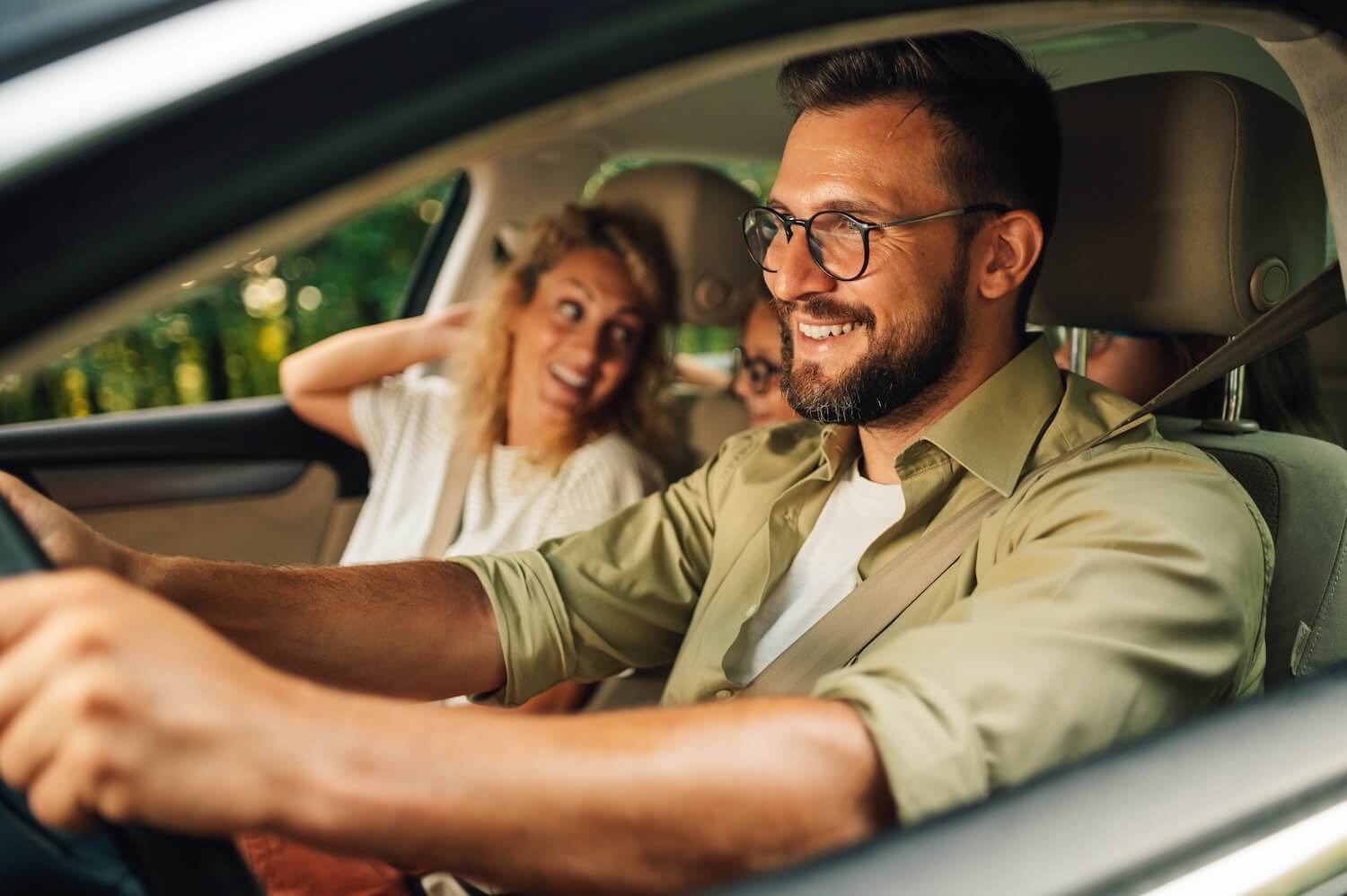 Wenn du in die Schweiz auswanderst, musst du auch dein Auto ummelden.
