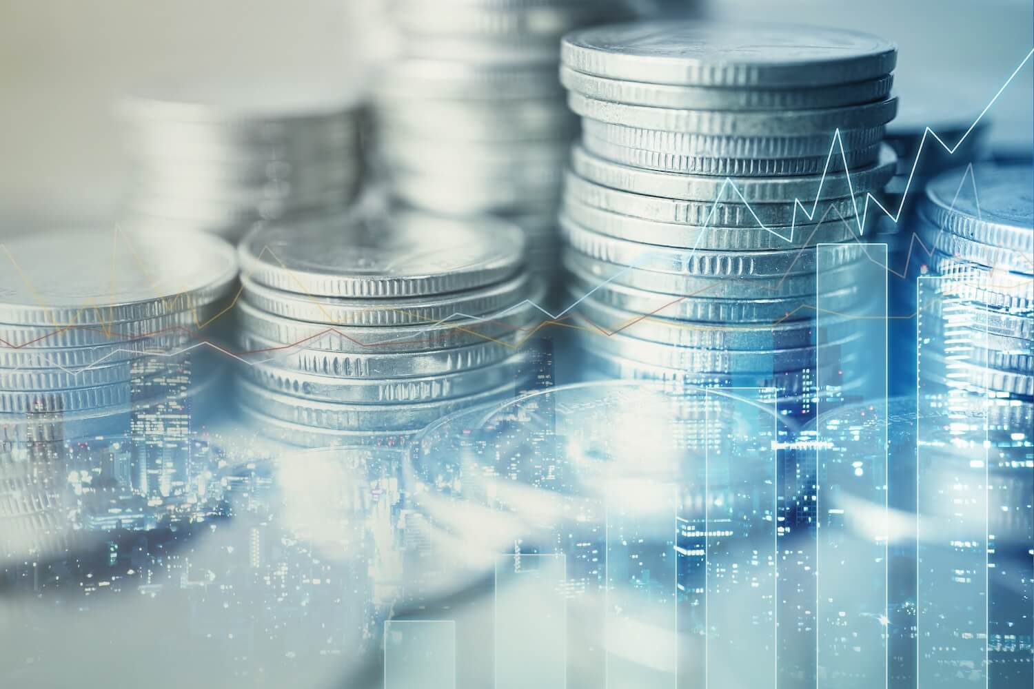 Finanzwachstum-Visualisierung mit Münzen und Charts bei Wise vs Radicant Plattform-Analyse