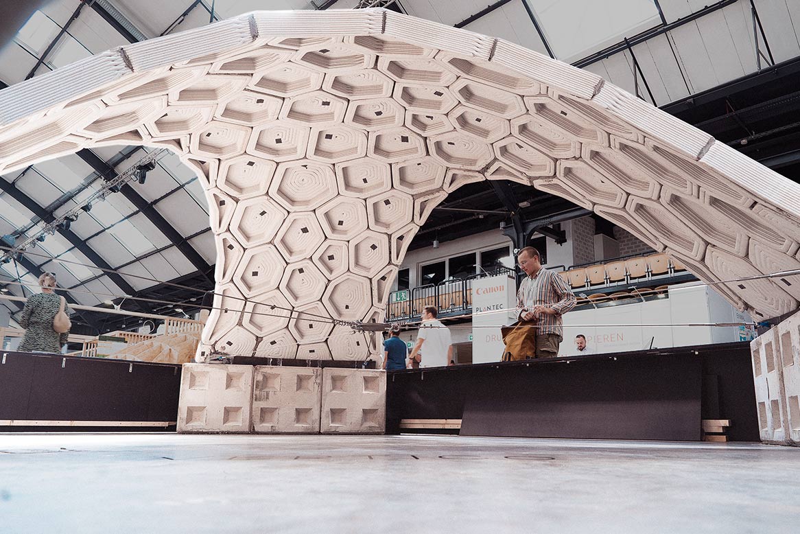 3D printed concrete architectural structure with honeycomb-like geometric design