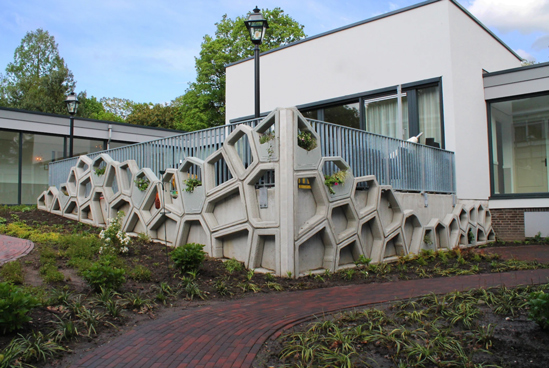 3D concrete printing creates unique geometric wall for architectural projects