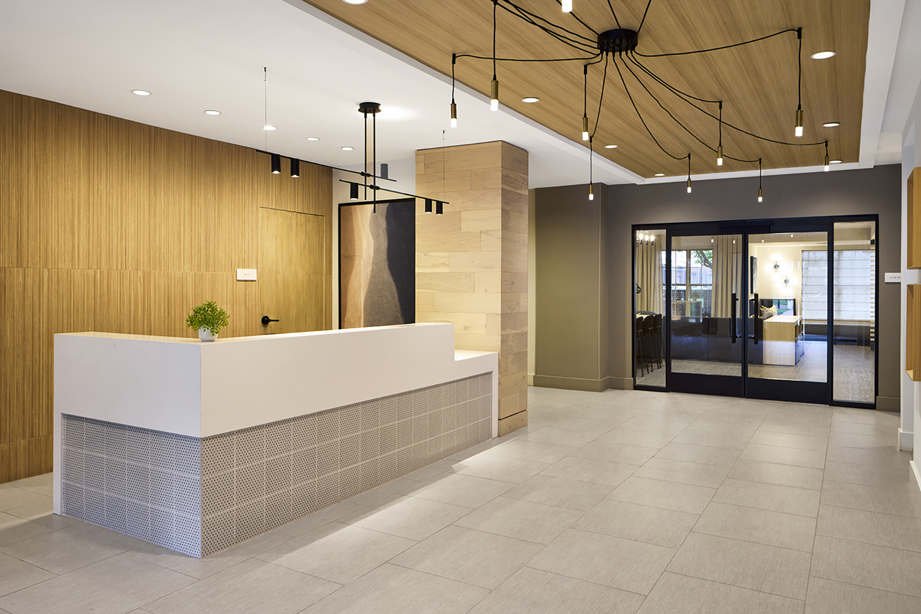 Madison at Ballston Station — interior view 1