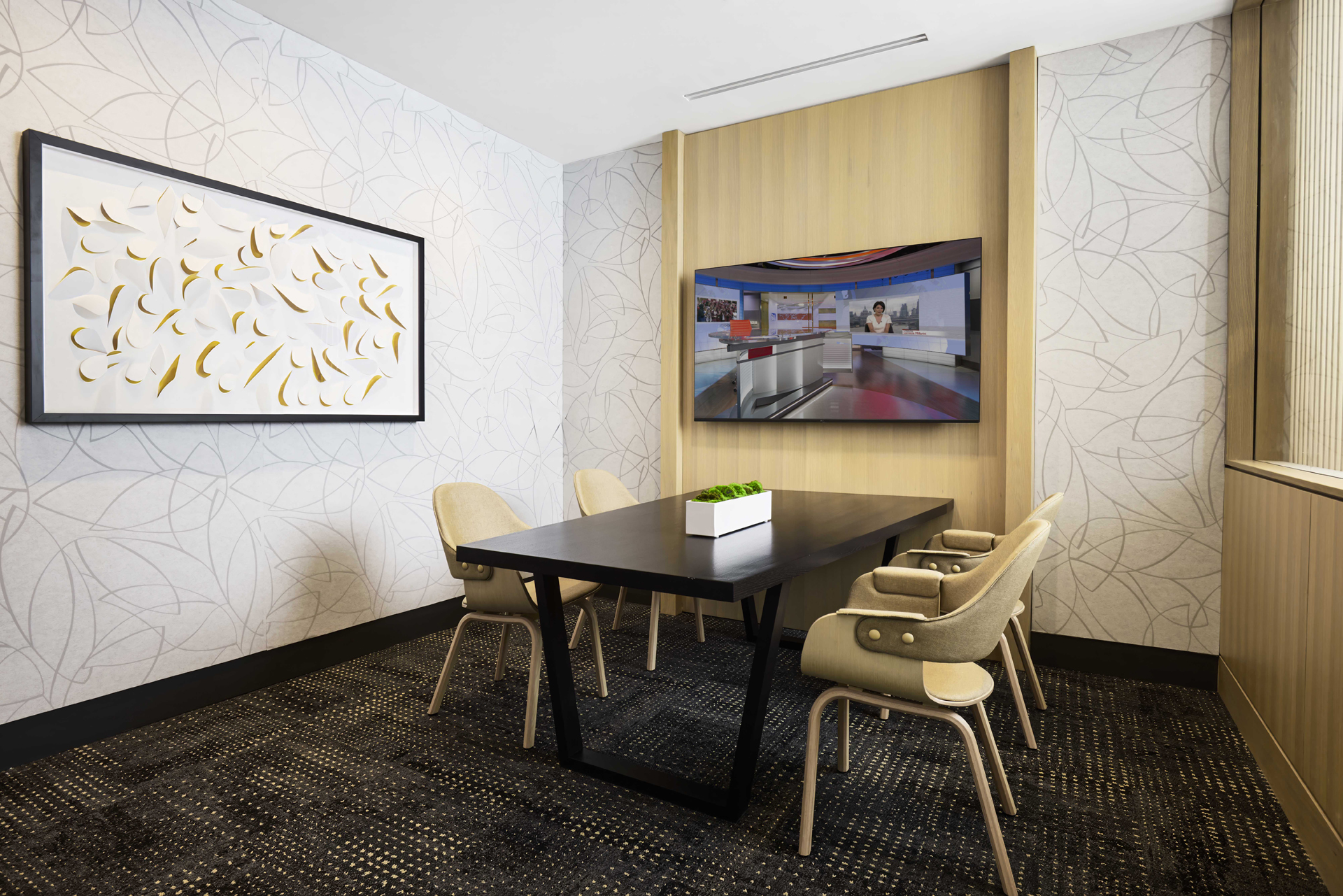 Carlyle Place Apartments — interior view 8