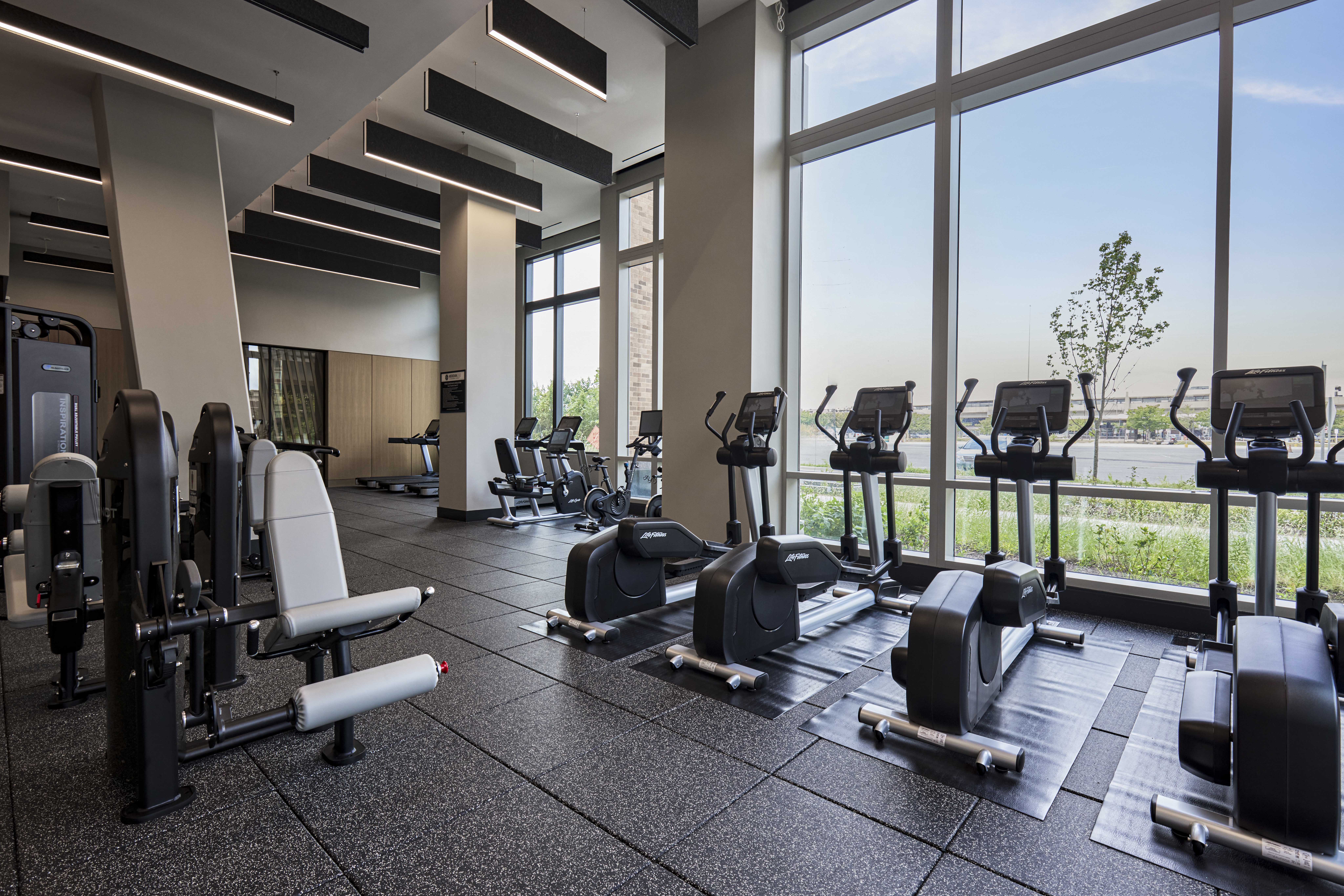 Meridian 2250 at Eisenhower — interior view 6
